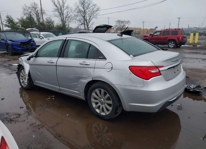 Photo 13 of 2011 Chrysler 200 TOURING (VIN 1C3BC1FB2BN560708)