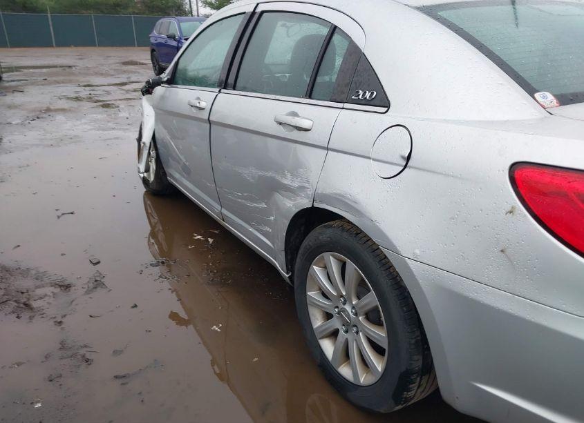 Photo 6 of 2011 Chrysler 200 TOURING (VIN 1C3BC1FB2BN560708)