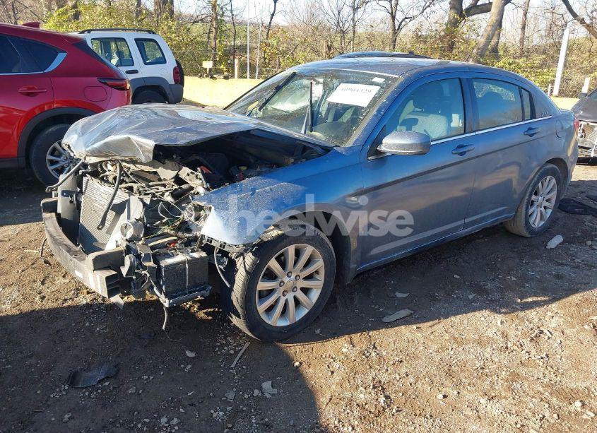 Photo 2 of 2011 Chrysler 200 TOURING (VIN 1C3BC1FB2BN592817)