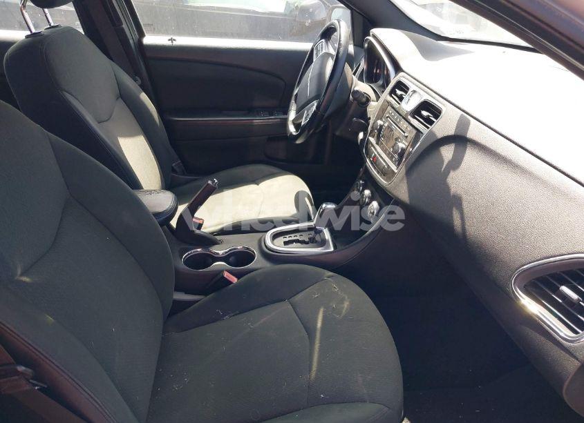 Photo 5 of 2011 Chrysler 200 TOURING (VIN 1C3BC1FB3BN527927)