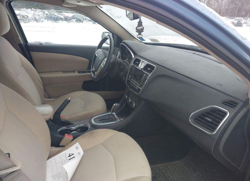 Photo 5 of 2011 Chrysler 200 TOURING (VIN 1C3BC1FB3BN606692)