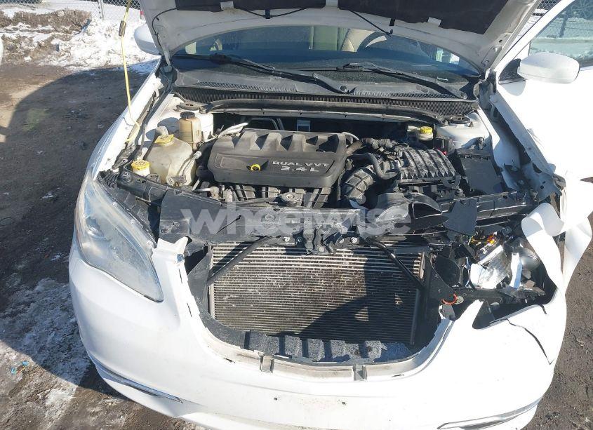 Photo 10 of 2011 Chrysler 200 TOURING (VIN 1C3BC1FB5BN612669)