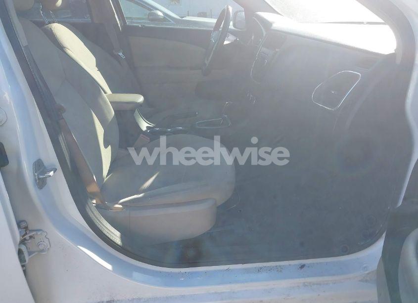 Photo 5 of 2011 Chrysler 200 TOURING (VIN 1C3BC1FB5BN612669)