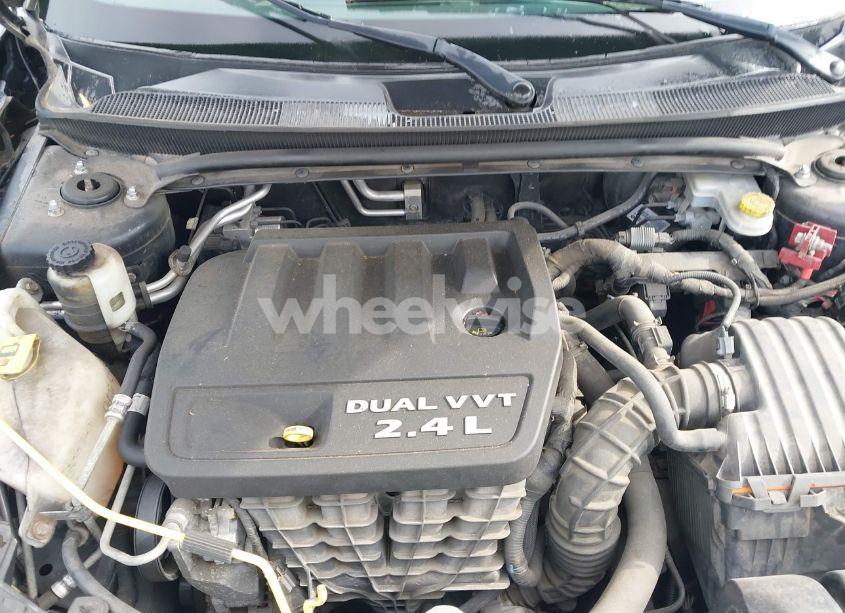 Photo 10 of 2011 Chrysler 200 TOURING (VIN 1C3BC1FB6BN555155)