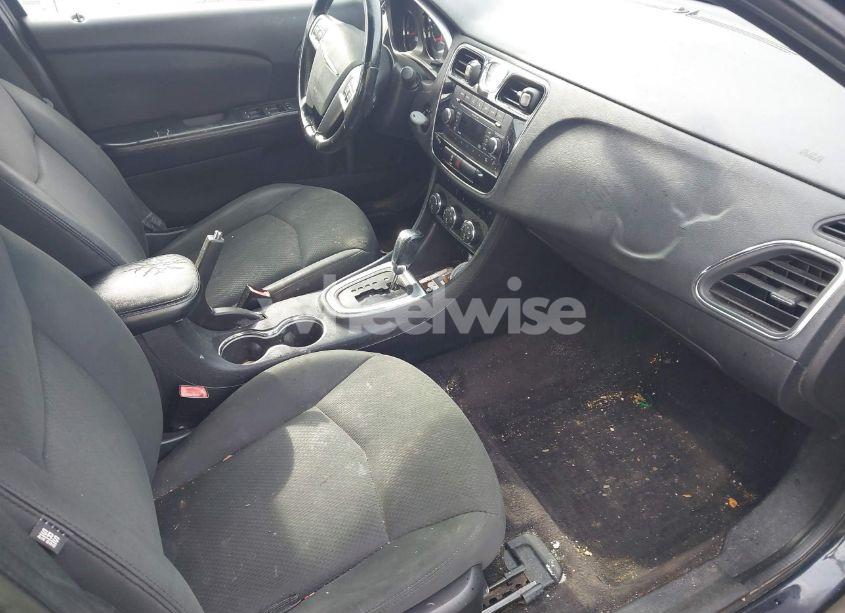 Photo 5 of 2011 Chrysler 200 TOURING (VIN 1C3BC1FB6BN555155)