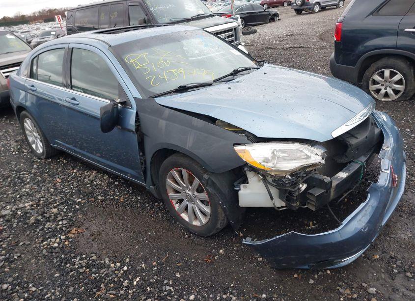 2011 Chrysler 200 TOURING (VIN 1C3BC1FB6BN589886) main photo