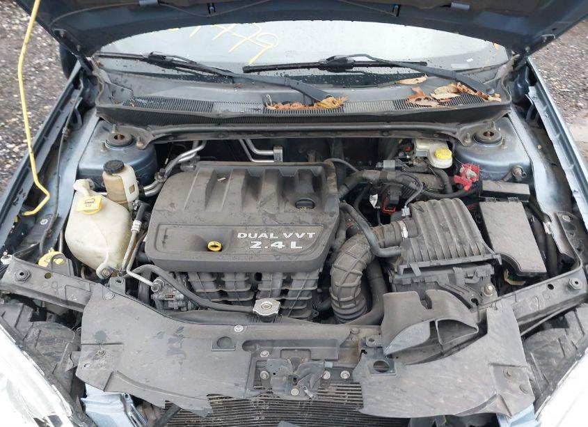 Photo 10 of 2011 Chrysler 200 TOURING (VIN 1C3BC1FB6BN589886)