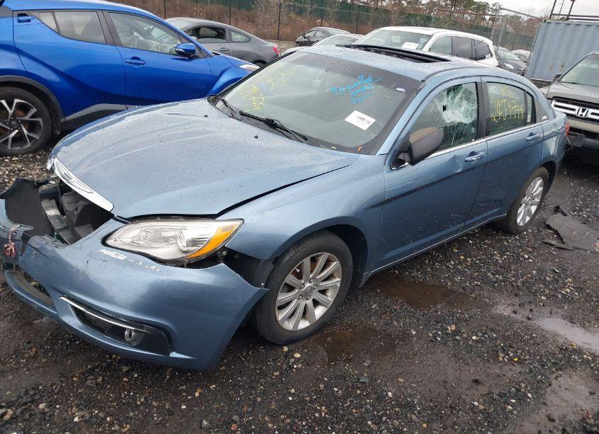 Photo 2 of 2011 Chrysler 200 TOURING (VIN 1C3BC1FB6BN589886)