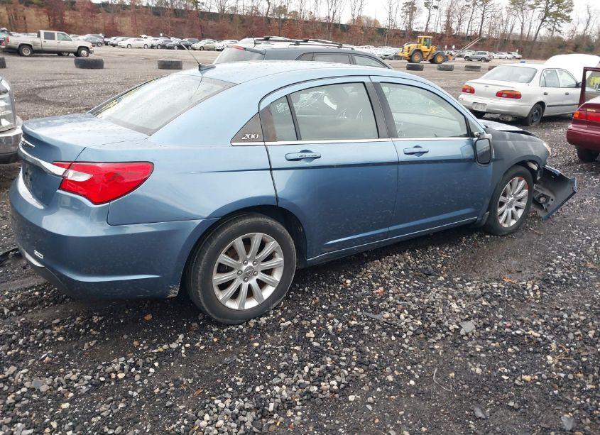 Photo 4 of 2011 Chrysler 200 TOURING (VIN 1C3BC1FB6BN589886)