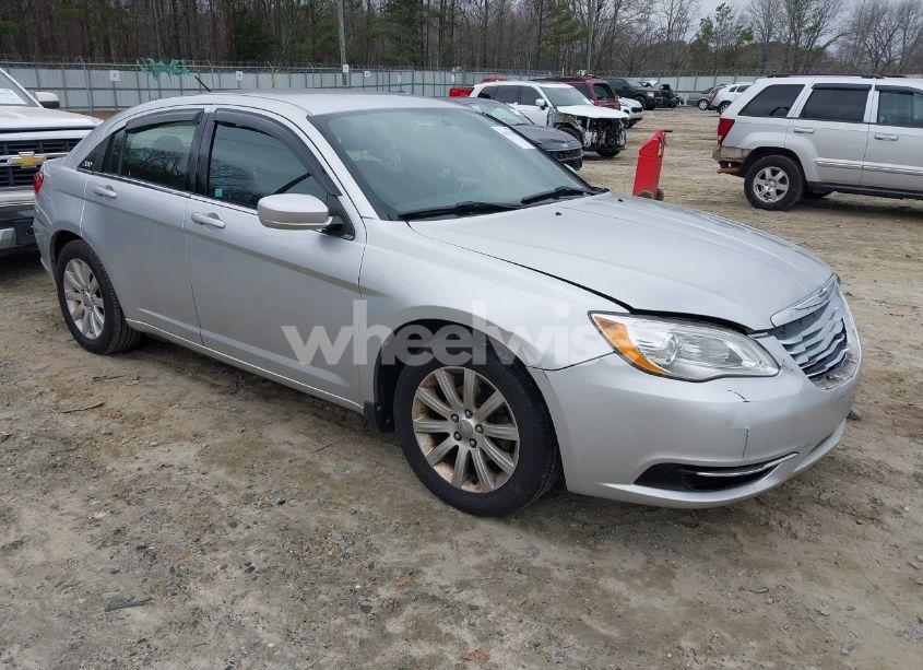 2011 Chrysler 200 TOURING (VIN 1C3BC1FB6BN625768) main photo