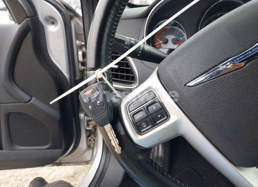 Photo 11 of 2011 Chrysler 200 TOURING (VIN 1C3BC1FB6BN625768)