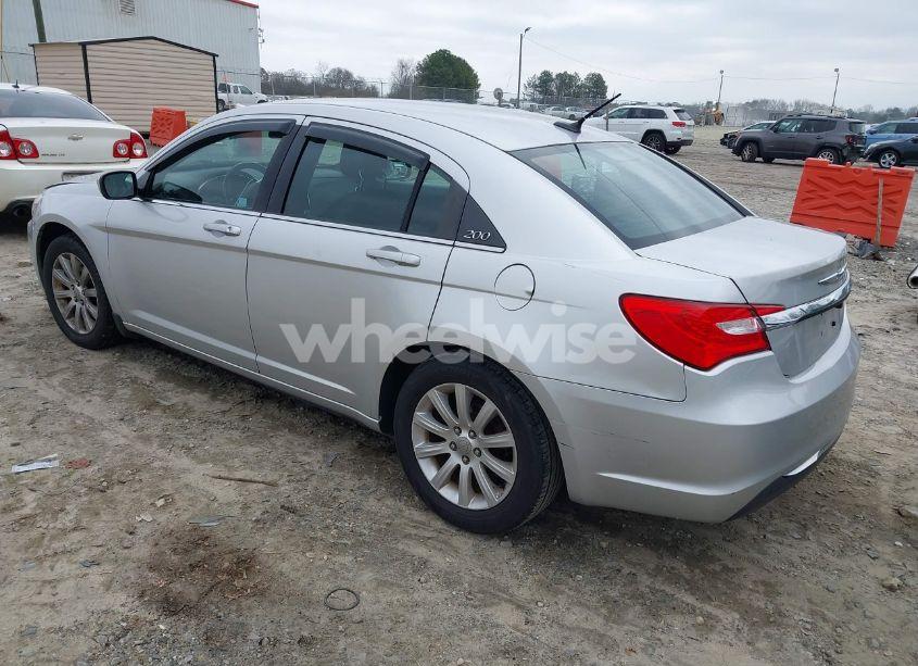 Photo 3 of 2011 Chrysler 200 TOURING (VIN 1C3BC1FB6BN625768)