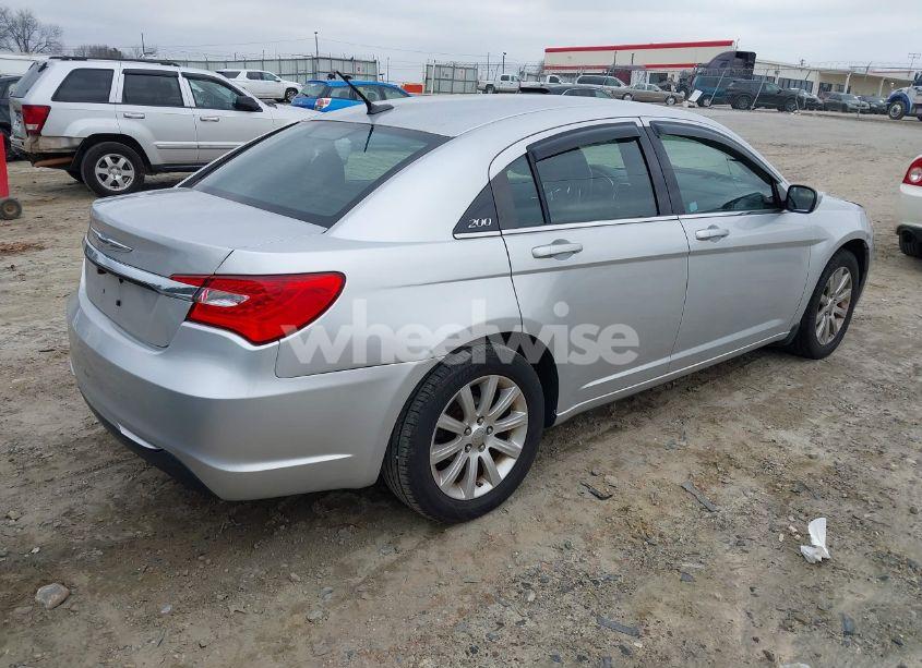 Photo 4 of 2011 Chrysler 200 TOURING (VIN 1C3BC1FB6BN625768)