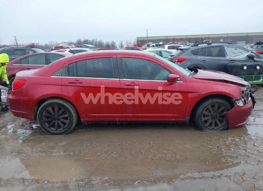 Photo 13 of 2011 Chrysler 200 TOURING (VIN 1C3BC1FB8BN512971)