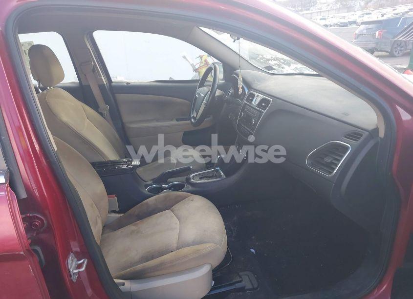 Photo 5 of 2011 Chrysler 200 TOURING (VIN 1C3BC1FB8BN600113)