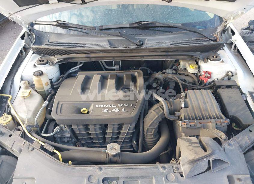 Photo 10 of 2011 Chrysler 200 TOURING (VIN 1C3BC1FB8BN613394)