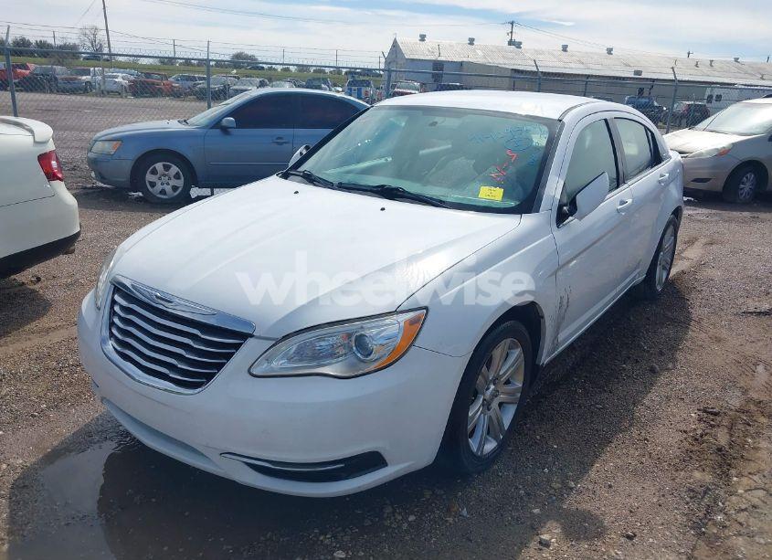 Photo 2 of 2011 Chrysler 200 TOURING (VIN 1C3BC1FB8BN613394)