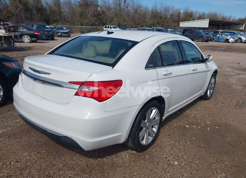 Photo 4 of 2011 Chrysler 200 TOURING (VIN 1C3BC1FB8BN613394)