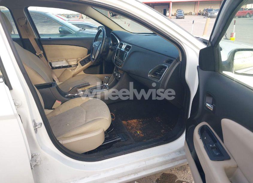 Photo 5 of 2011 Chrysler 200 TOURING (VIN 1C3BC1FB8BN613394)