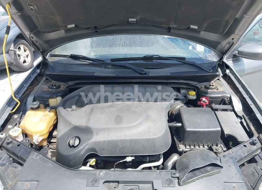 Photo 10 of 2011 Chrysler 200 TOURING (VIN 1C3BC1FG0BN602899)