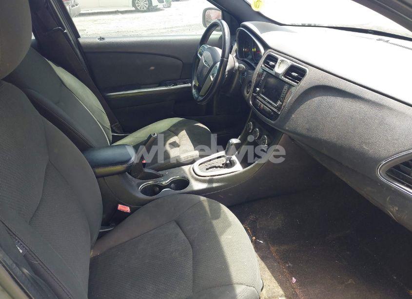 Photo 5 of 2011 Chrysler 200 TOURING (VIN 1C3BC1FG0BN602899)