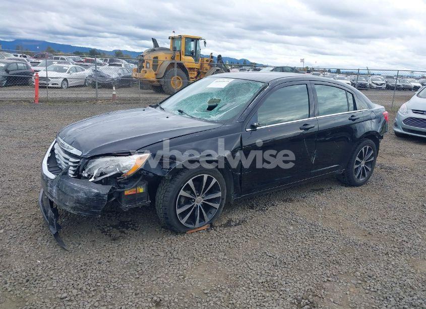 Photo 2 of 2011 Chrysler 200 TOURING (VIN 1C3BC1FG1BN602913)