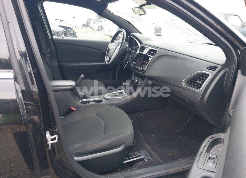 Photo 5 of 2011 Chrysler 200 TOURING (VIN 1C3BC1FG1BN602913)