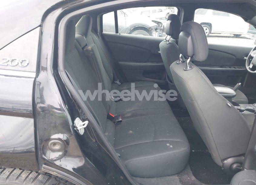 Photo 8 of 2011 Chrysler 200 TOURING (VIN 1C3BC1FG1BN602913)