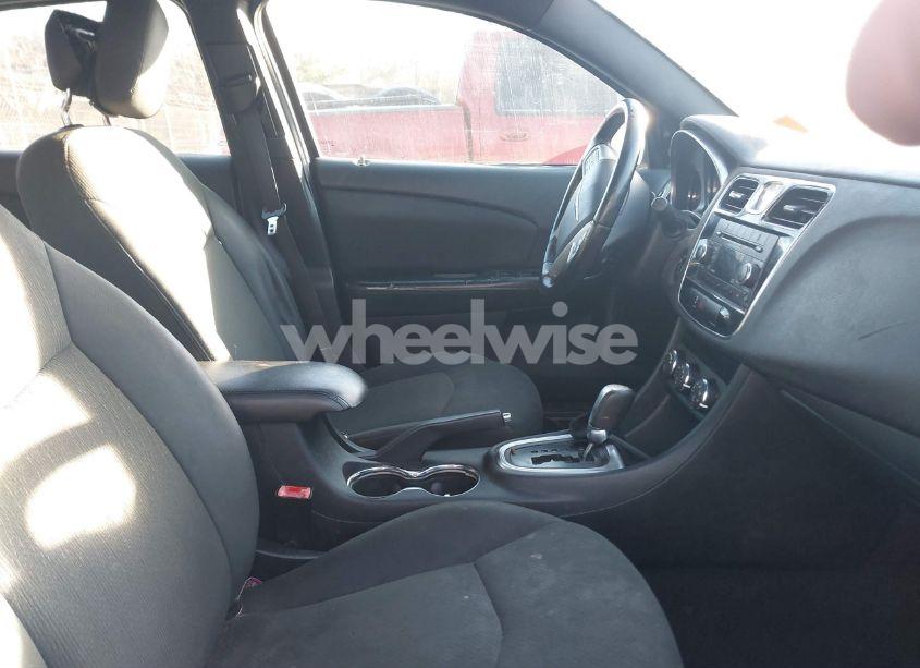 Photo 5 of 2011 Chrysler 200 TOURING (VIN 1C3BC1FG2BN606808)