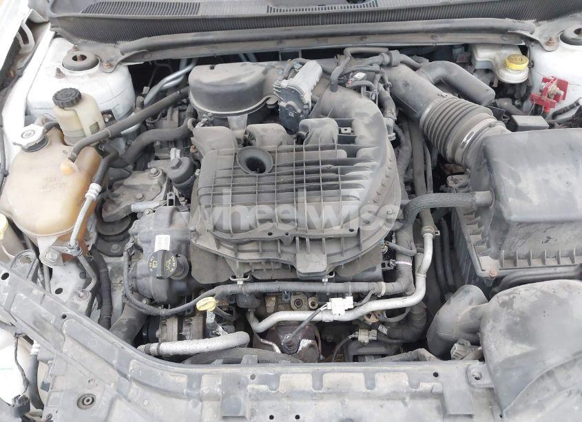 Photo 10 of 2011 Chrysler 200 TOURING (VIN 1C3BC1FG4BN614392)