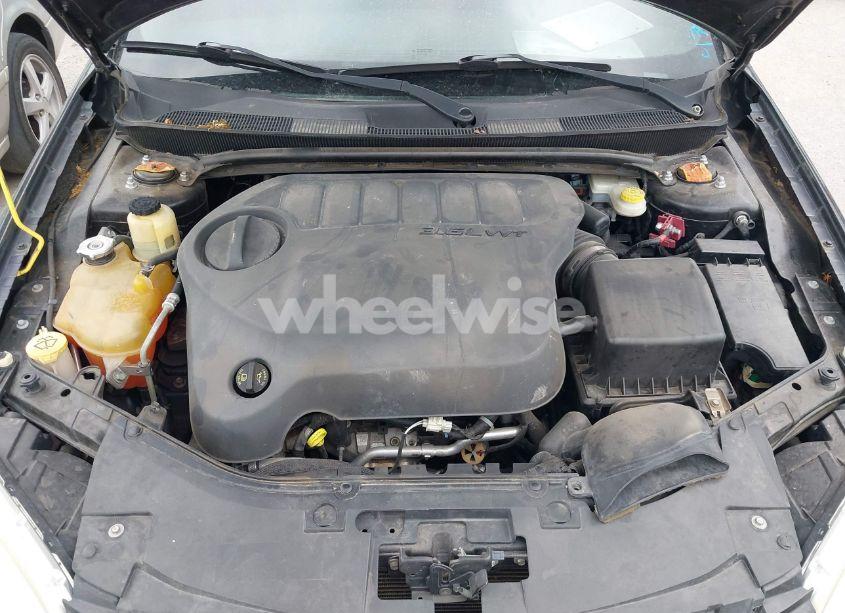 Photo 10 of 2011 Chrysler 200 TOURING (VIN 1C3BC1FG8BN504624)