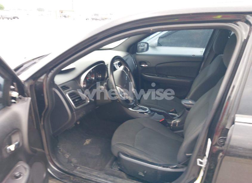 Photo 12 of 2011 Chrysler 200 TOURING (VIN 1C3BC1FG8BN504624)