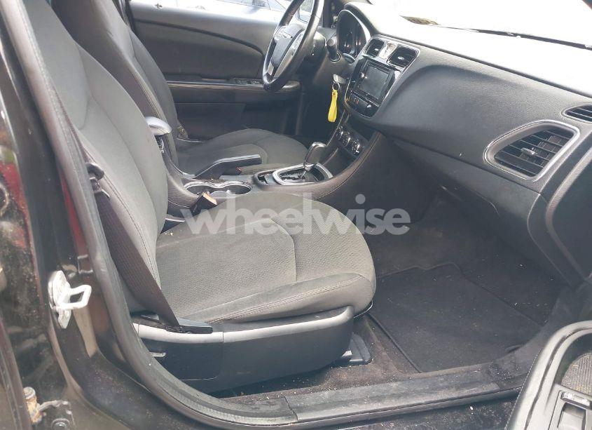 Photo 5 of 2011 Chrysler 200 TOURING (VIN 1C3BC1FG8BN504624)