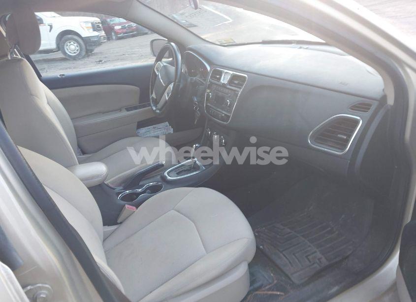 Photo 5 of 2011 Chrysler 200 TOURING (VIN 1C3BC1FG8BN519074)