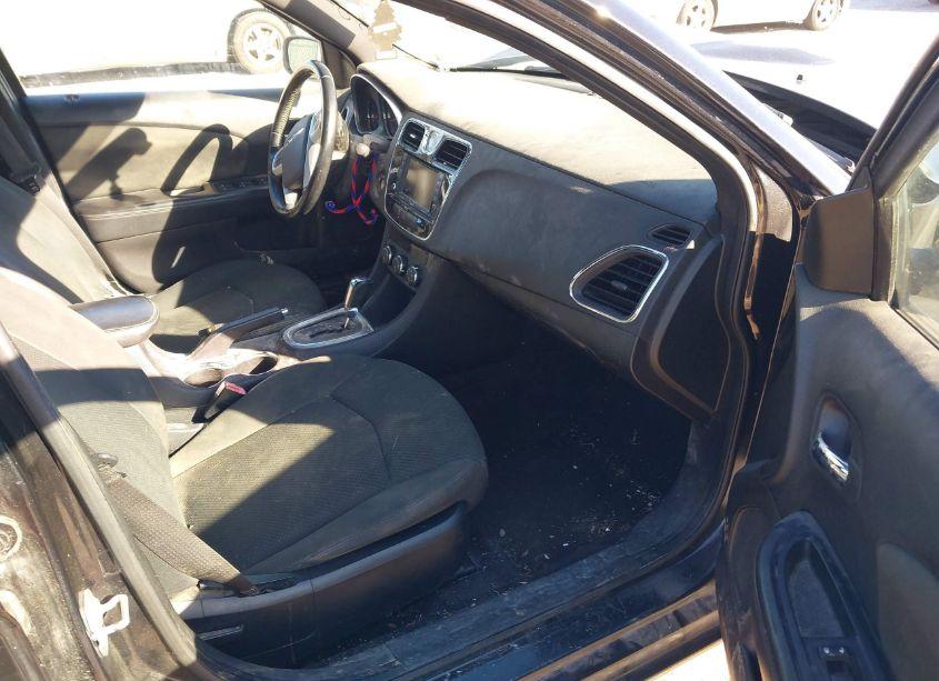 Photo 5 of 2011 Chrysler 200 TOURING (VIN 1C3BC1FG9BN504857)