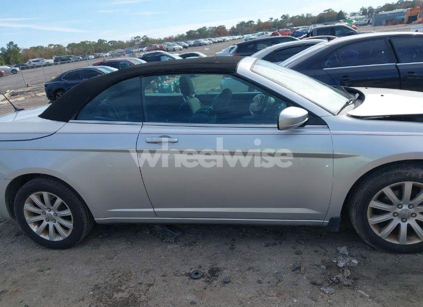 Photo 14 of 2011 Chrysler 200 TOURING (VIN 1C3BC2EB2BN532527)