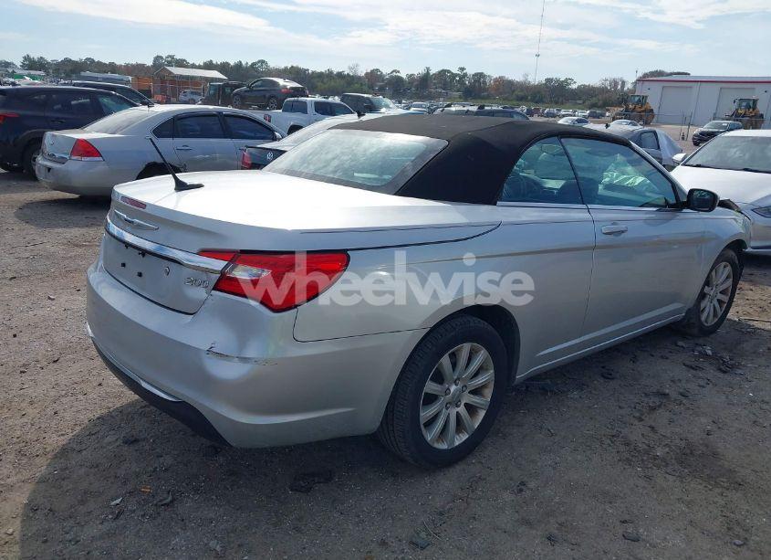 Photo 4 of 2011 Chrysler 200 TOURING (VIN 1C3BC2EB2BN532527)