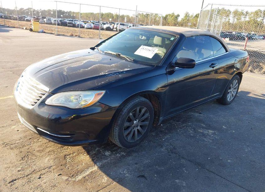 Photo 2 of 2011 Chrysler 200 TOURING (VIN 1C3BC2EB4BN543321)