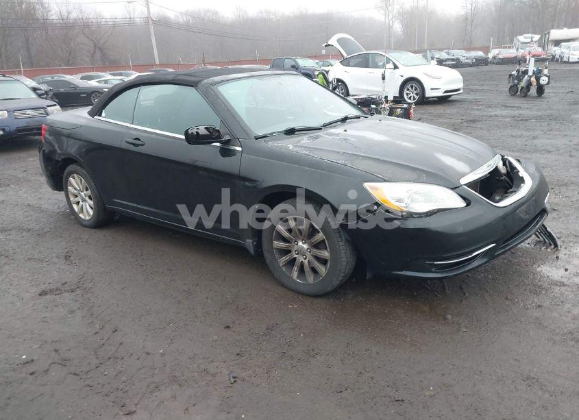 2011 Chrysler 200 TOURING (VIN 1C3BC2EB5BN542940) main photo
