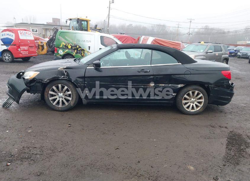 Photo 14 of 2011 Chrysler 200 TOURING (VIN 1C3BC2EB5BN542940)