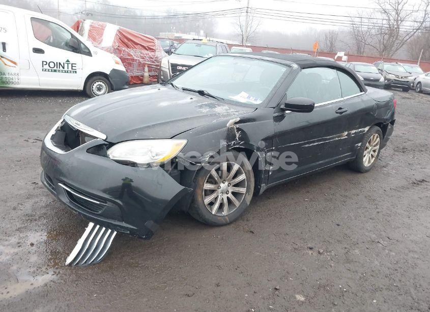 Photo 2 of 2011 Chrysler 200 TOURING (VIN 1C3BC2EB5BN542940)