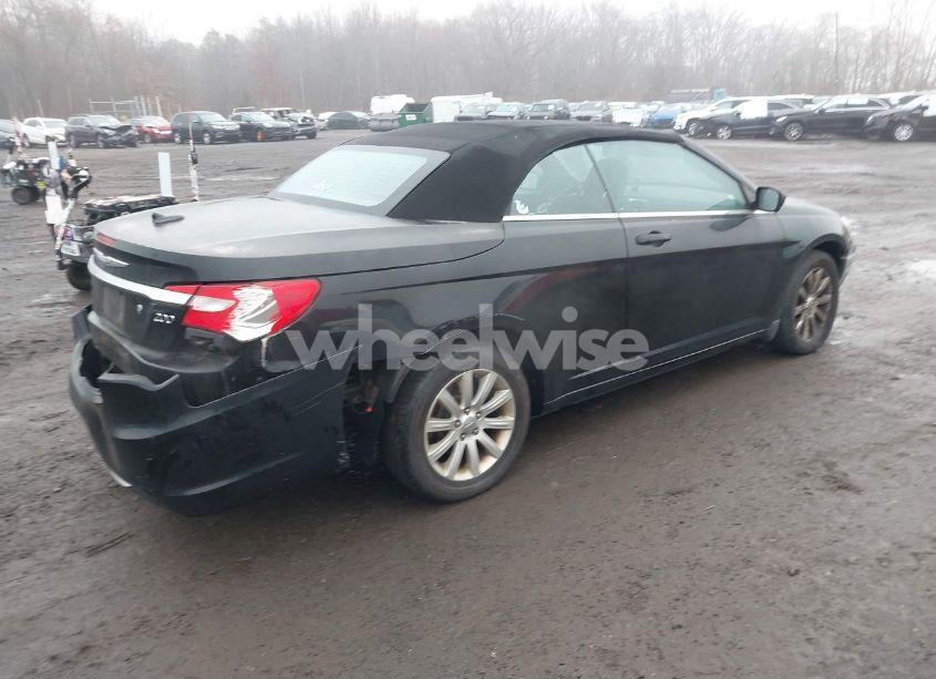 Photo 4 of 2011 Chrysler 200 TOURING (VIN 1C3BC2EB5BN542940)