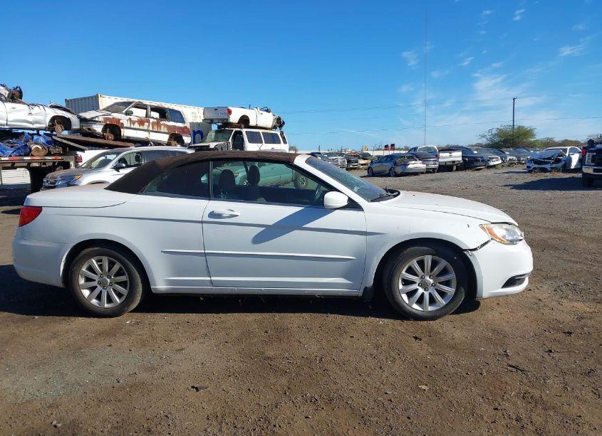 Photo 13 of 2011 Chrysler 200 TOURING (VIN 1C3BC2EG7BN550906)