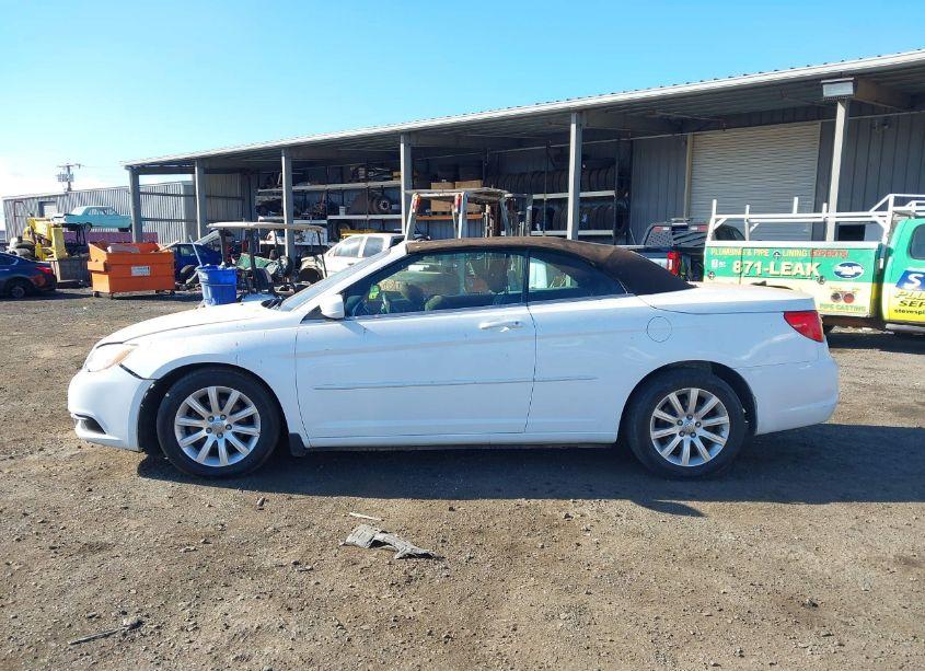 Photo 14 of 2011 Chrysler 200 TOURING (VIN 1C3BC2EG7BN550906)