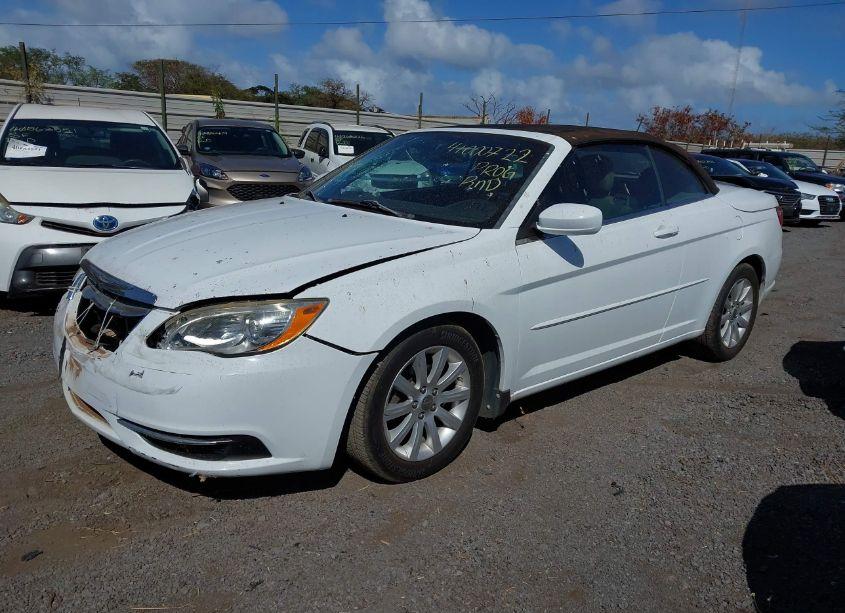 Photo 2 of 2011 Chrysler 200 TOURING (VIN 1C3BC2EG7BN550906)