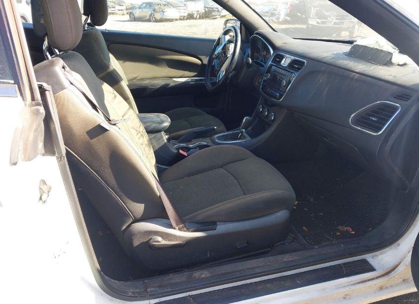 Photo 5 of 2011 Chrysler 200 TOURING (VIN 1C3BC2EG7BN550906)