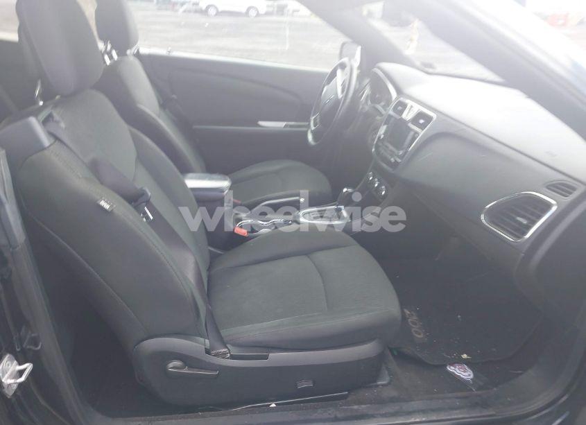 Photo 5 of 2011 Chrysler 200 TOURING (VIN 1C3BC2EG7BN600980)