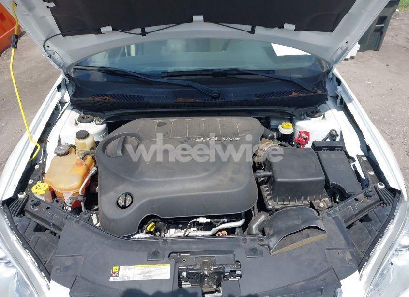 Photo 10 of 2011 Chrysler 200 TOURING (VIN 1C3BC2EG9BN560479)