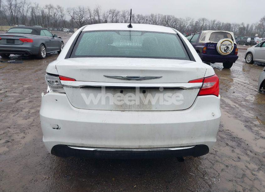 Photo 17 of 2011 Chrysler 200 LIMITED (VIN 1C3BC2FB1BN614845)