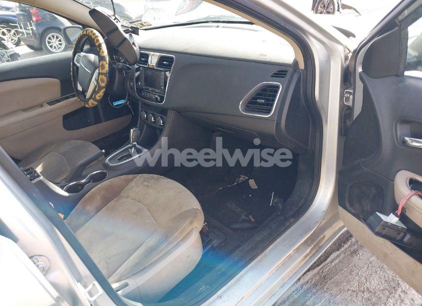 Photo 5 of 2011 Chrysler 200 LIMITED (VIN 1C3BC2FB3BN537170)